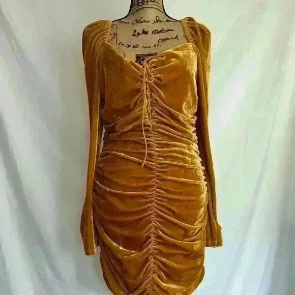 ENDLESS ROSE Velvet Ruched Dress - Picture 3 of 8